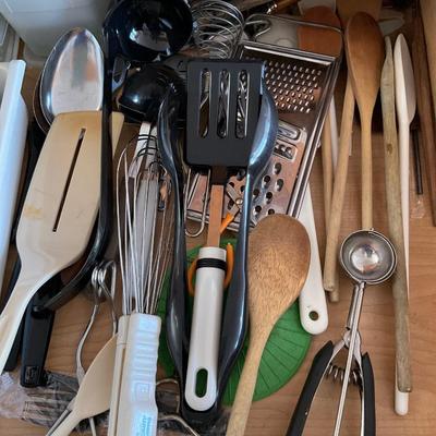Silverware and kitchen utensils