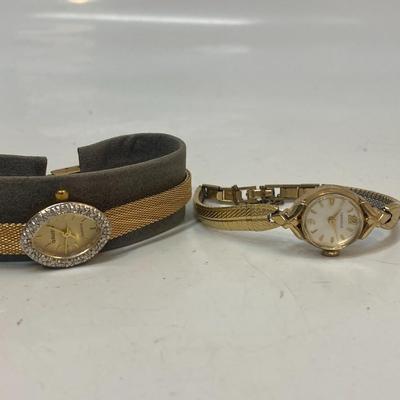 Pair of Vintage Women's Gold Tone Fancy Wristwatch Timepieces Gruen Caravelle