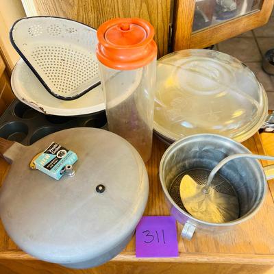 Lot of cookware Granite ware