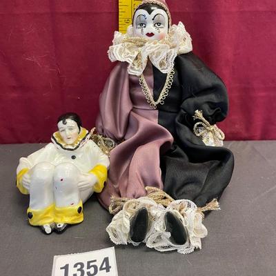 Harlequin clowns