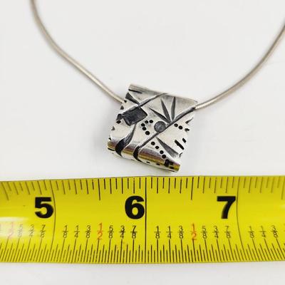 BEAUTIFUL STERLING NECKLACE & PENDANT