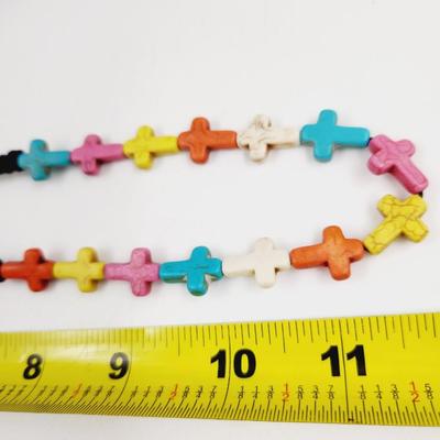 KNIT STONE CROSS NECKLACE