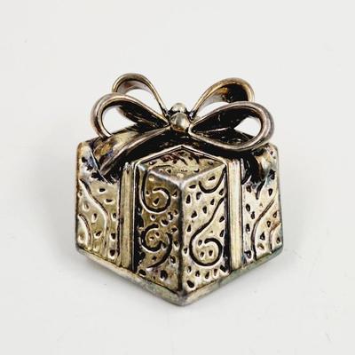 VINTAGE BEST BRAND 3D SILVER PLATE BROOCH / PENDANT PIN