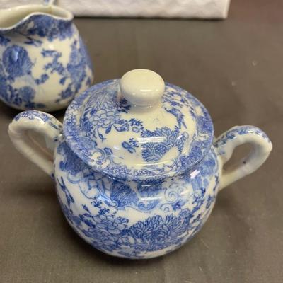 Blue decorative lot
