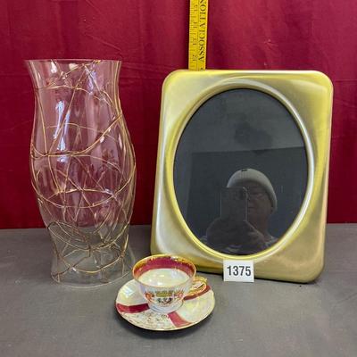 Teacup, frame decorative piece