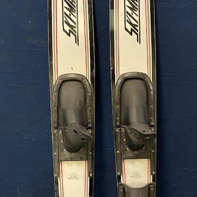 Water skis