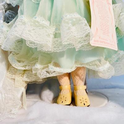 American Classic Porcelain Bride Dolls  (B3-JM)