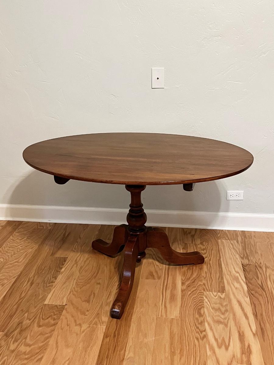 Solid Wood Oval Occasional Pedestal Table