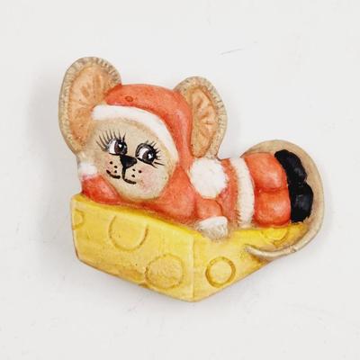 CUTE CHRISTMAS PIN - BROOCH