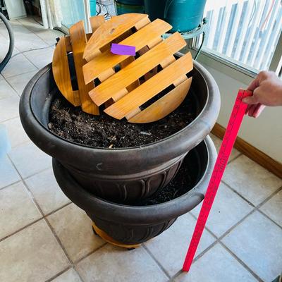 2 Large flower pots w/ 3 rolling stands
