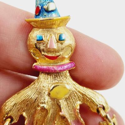 VINTAGE GOLD TONED FULL BODY CLOWN PIN