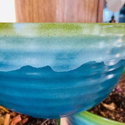 3 plastic shallow flower pots
