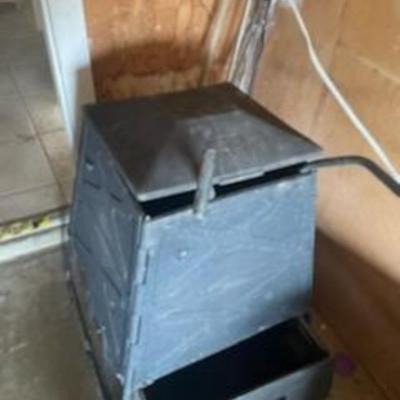 Backyard Compost Unit
