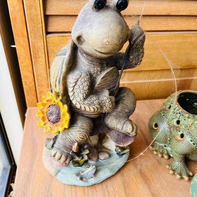 Lot of Frogs & Turtles home decor