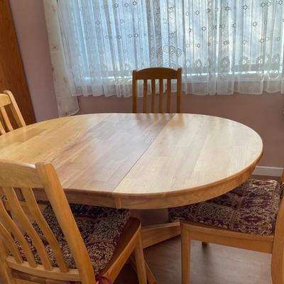 Intercon oval wood table & 4 chairs