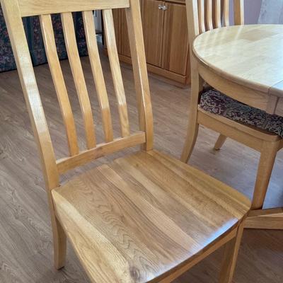 Intercon oval wood table & 4 chairs