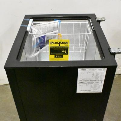 Arctic King 5 Cu Ft Chest Freezer, Black, Damaged Lid, Works