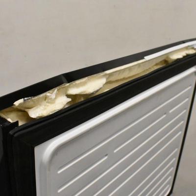 Arctic King 5 Cu Ft Chest Freezer, Black, Damaged Lid, Works