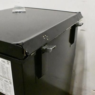 Arctic King 5 Cu Ft Chest Freezer, Black, Damaged Lid, Works