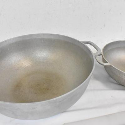 2 Imusa Pans, 12" and 9" Pans
