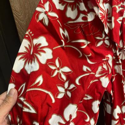 Red & White Hilo Hattie Traditional Hibiscus Pattern Hawaiian Caftan Dress Mumu