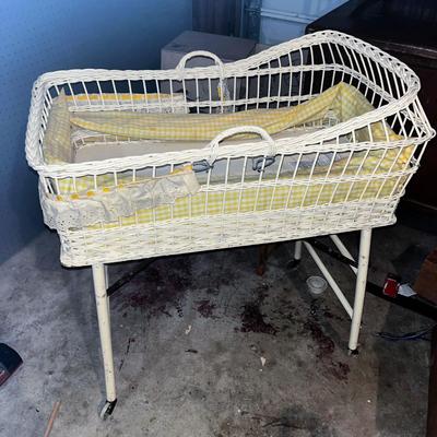 Vintage Folding Portable Baby Crib