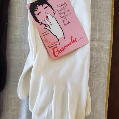 Lot of Vintage Ladies Gloves