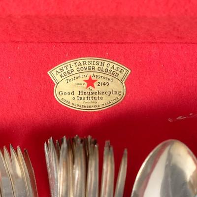William Rogers & Son 65-pc Silverplate Set