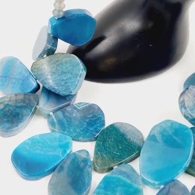 BEAUTIFUL BLUE AGATE GEODE STONE NECKLACE