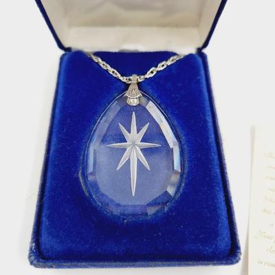 VINTAGE HALLMARK CARDS LITTLE GALLERY LEAD CRYSTAL STAR NECKLACE