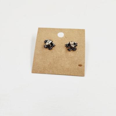 PEWTER SMALL SITTING FROG EARRINGS