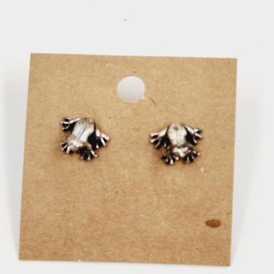 PEWTER SMALL SITTING FROG EARRINGS