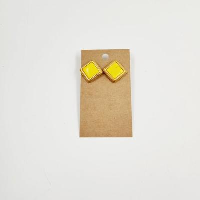 VINTAGE YELLOW & GOLD TONED EARRINGS