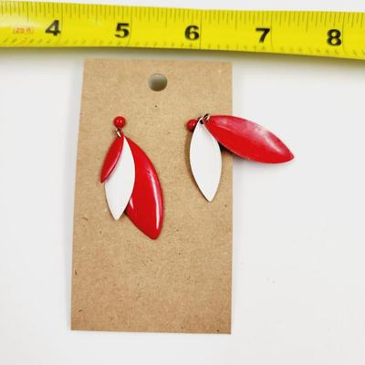 VINTAGE TRI LAYERED RED & WHITE EARRINGS