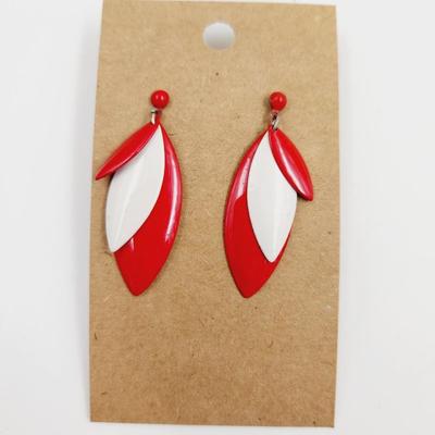 VINTAGE TRI LAYERED RED & WHITE EARRINGS