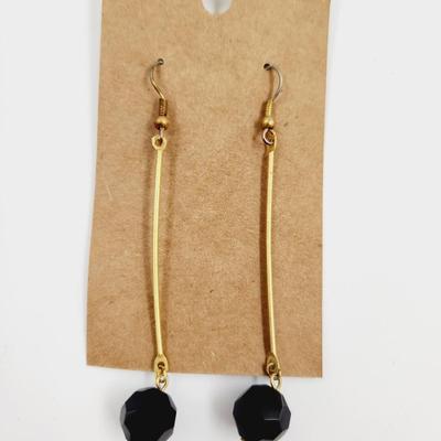 VINTAGE GOLD TONED LONG DANGLE EARRING W/ BLACK SPHERES