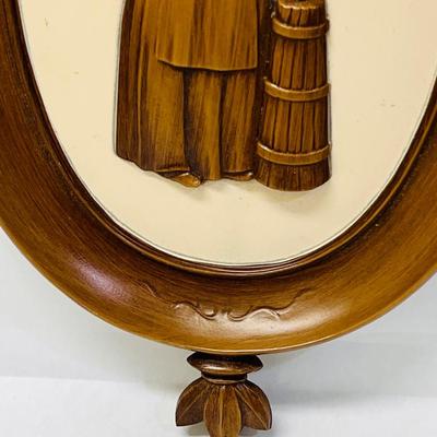 Syroco Wall Plaque Pioneer Pilgrim Woman