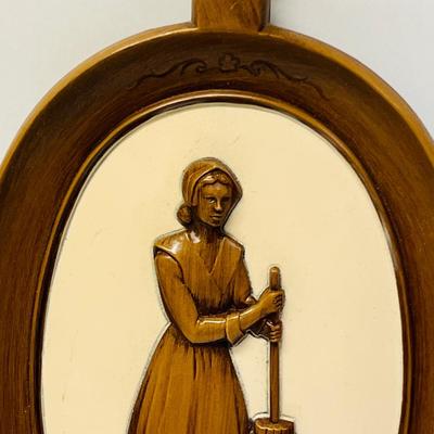 Syroco Wall Plaque Pioneer Pilgrim Woman