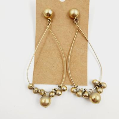 MATTE GOLD TONED HOOP EARRINGS