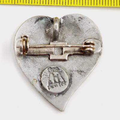 CUTE PEWTER HEART PIN