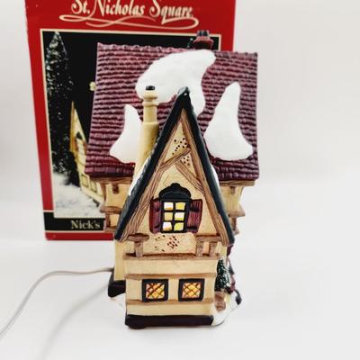 CHRISTMAS ST NICHOLAS SQUARE NICKS PUB LIGHT UP HOUSE