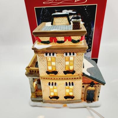 CHRISTMAS ST NICHOLAS SQUARE SCHULTZ MUSIC SHOP LIGHT UP HOUSE