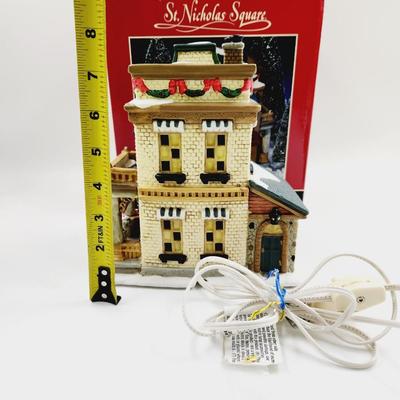 CHRISTMAS ST NICHOLAS SQUARE SCHULTZ MUSIC SHOP LIGHT UP HOUSE