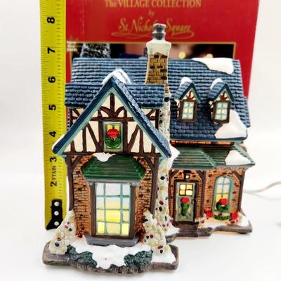 CHRISTMAS ST NICHOLAS SQUARE ELM STREET LIGHT UP HOUSE