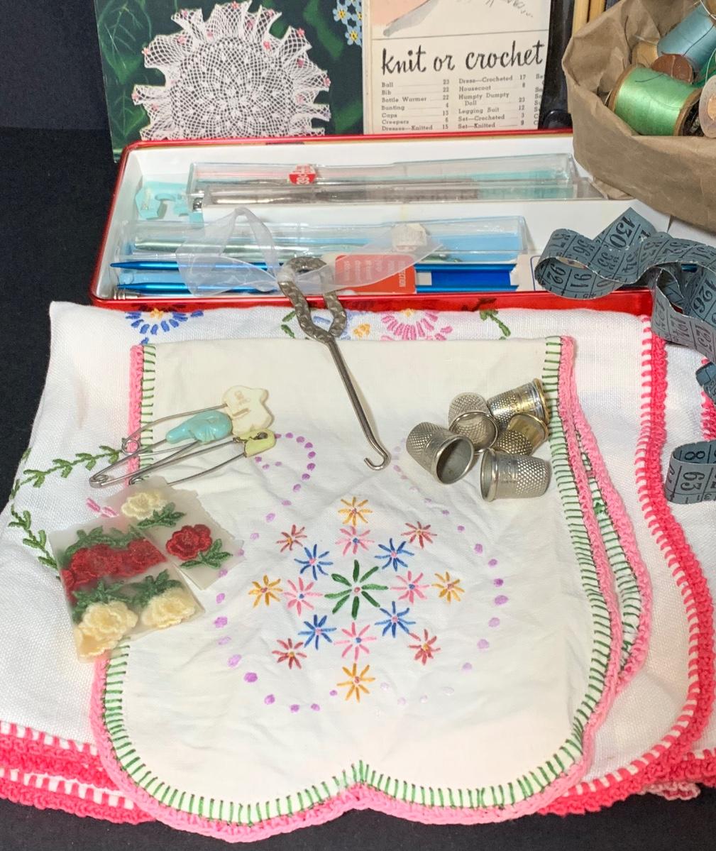 LOT 25R Craft/Crochet/Knitting Needles, Wooden Thread Spools