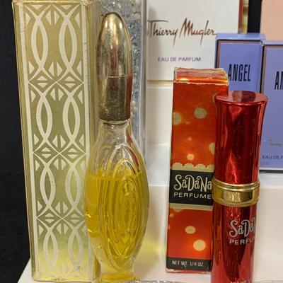 LOT 31R: Perfume Bottles, Alabaster & Crystal Trinket Boxes, Vintage Compact, Perfume bottles & sample packets & More