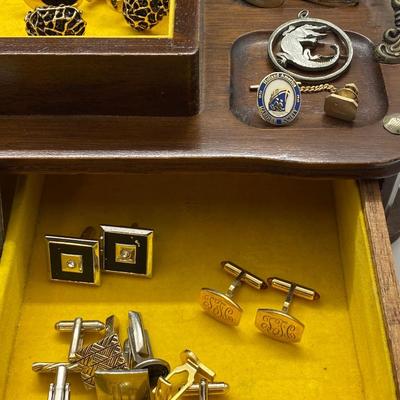 LOT 42: Vintage Mens Cufflinks & Tie Tacks