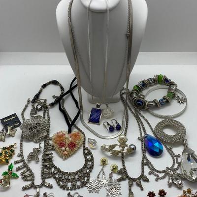LOT 45: Large Collection of Vintage Silvertone Necklaces, Pendant, Earrings, Etc