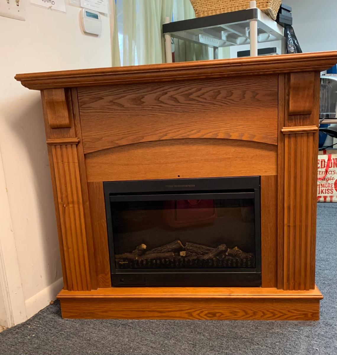 LOT 83R Muskoka Fireplace Model MFB25WS Works!