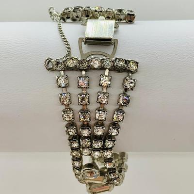 LOT 122: Beautiful Vintage Rhinestone Bracelet w/Safety Clasp